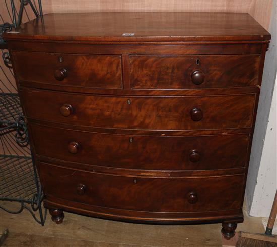 A Regency bowfront chest of drawers (1810), W.102cms